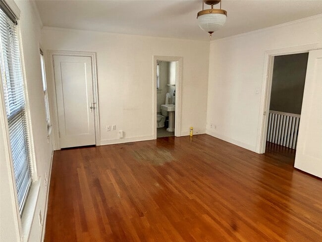 Building Photo - 2038 Lexington St