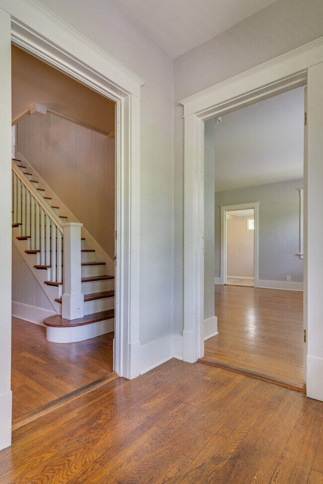 Building Photo - 946 Caldwell Ln