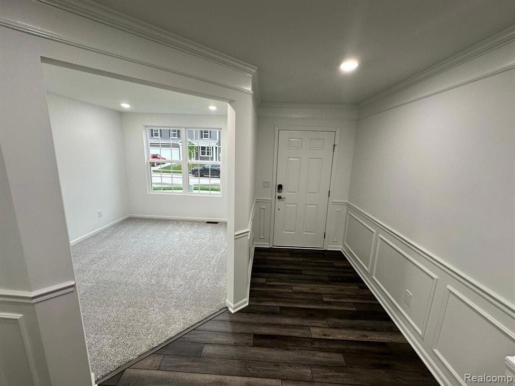 Building Photo - 9153 Dogwood Ln