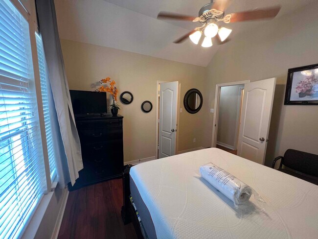 Building Photo - 14014 Summer Ash Ln