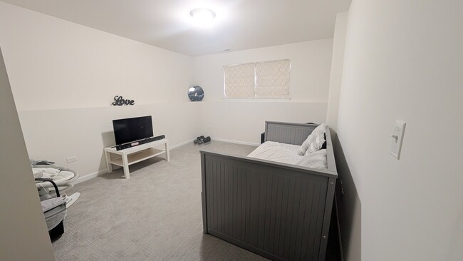 Building Photo - 29W730 Cambridge Ct