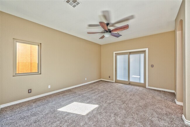 Building Photo - 10600 Royal Willow Pl