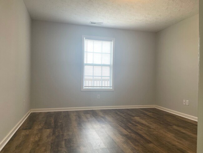 Building Photo - 355 Upper Stone Ave