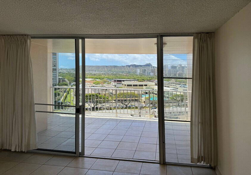 Lanai from Living Room - 2439 Kapiolani Blvd