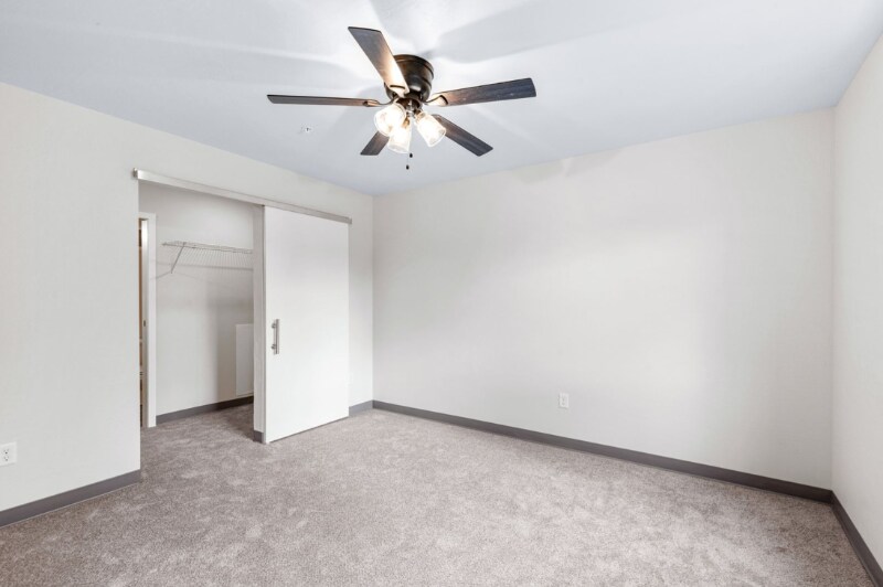 Building Photo - 352 Deschane Ave