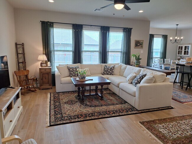 Building Photo - Beautiful home in Legacy Point