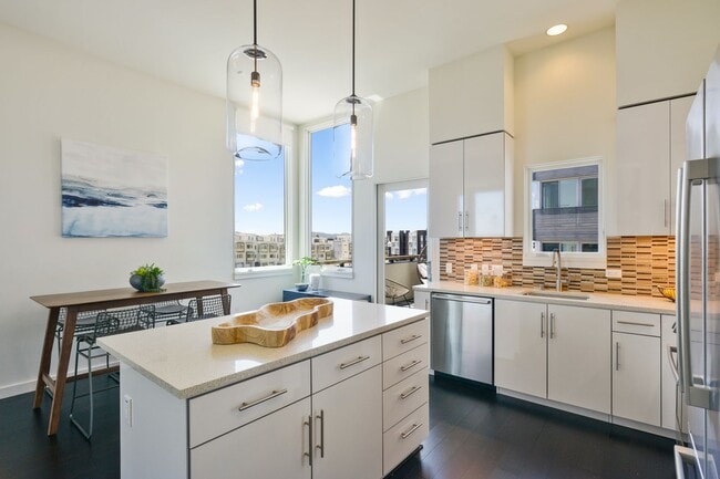 Building Photo - SF Shipyard - 3 BR, 2.5 BA Townhouse 1,437 Sq. Ft. - 3D Virtual Tour, 2-Car Garage