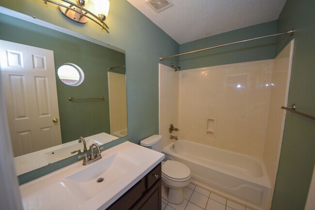 Building Photo - Gorgeous 3 bed, 2 bath with BONUS in Cordova.