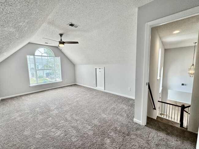 Building Photo - 4-Bedroom Home Castleton Ready 07-16-26! A Pet-Friendly Home - All Appliances - Fenced Yard - Exc...