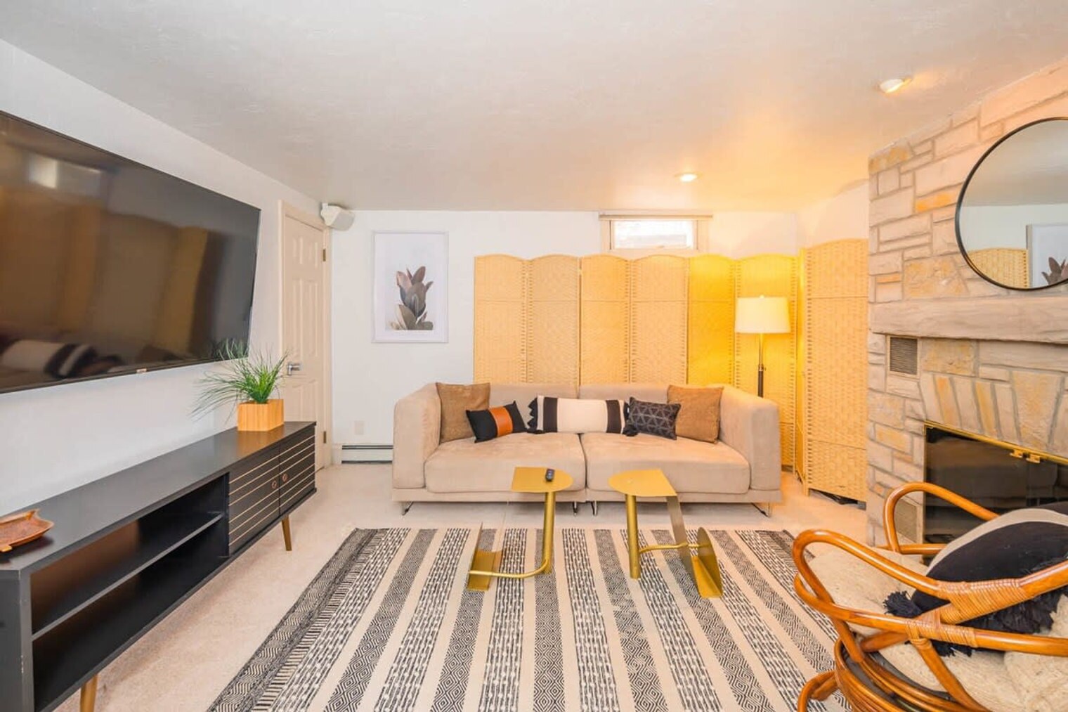 Building Photo - 1500 Palisades Dr