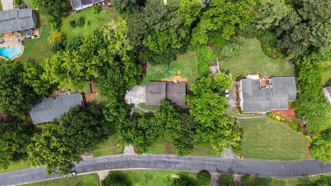 Building Photo - 2985 Fredrick Dr