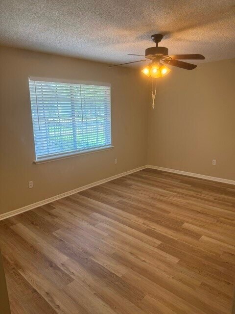 Building Photo - 6026 Coral Ridge Rd