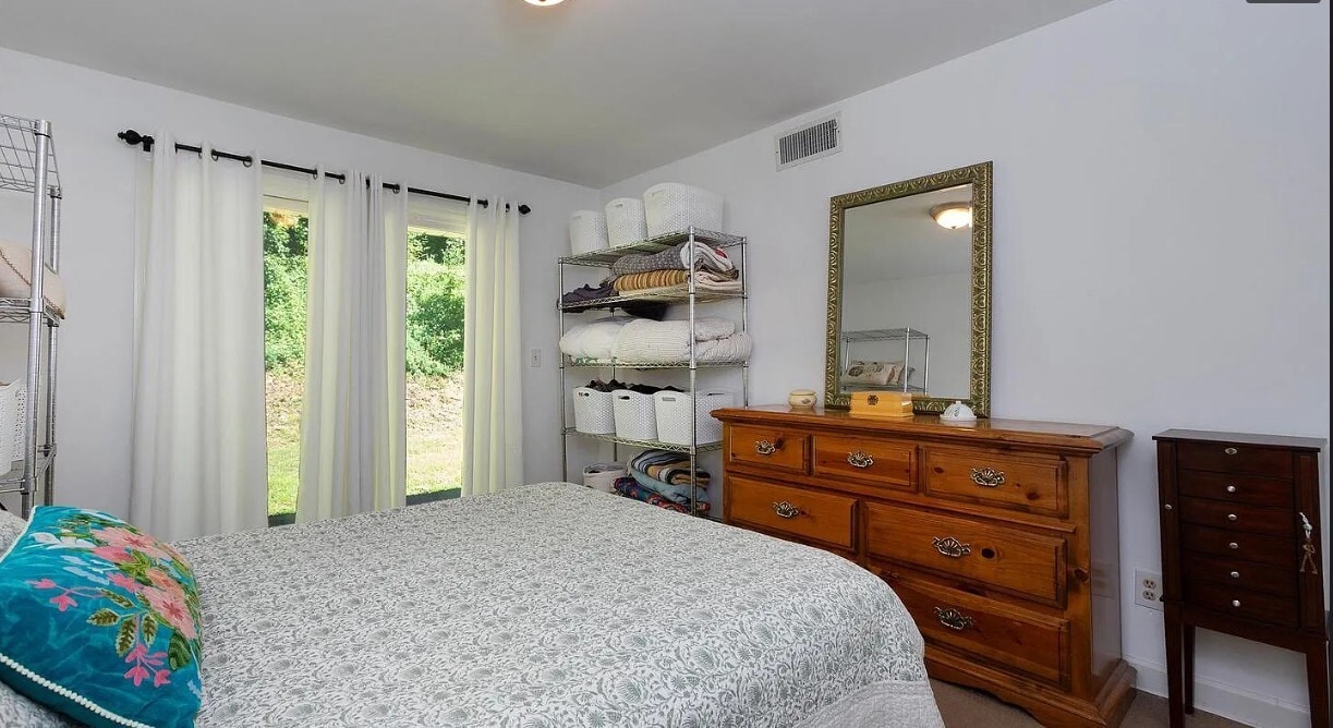 Building Photo - 907 Rhue Haus Ln