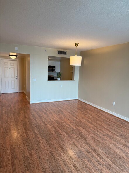 Building Photo - 117 NW 42nd Ave