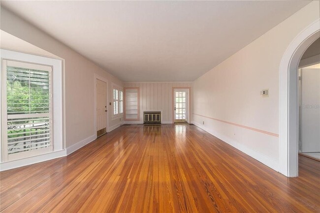 Building Photo - 1621 Sunnyside Dr