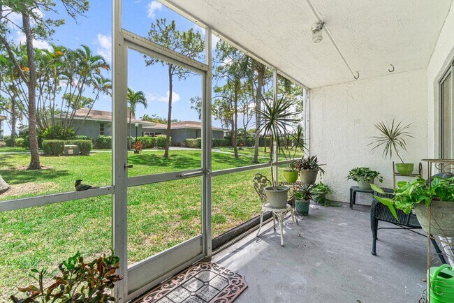 Building Photo - 2000 Springdale Blvd