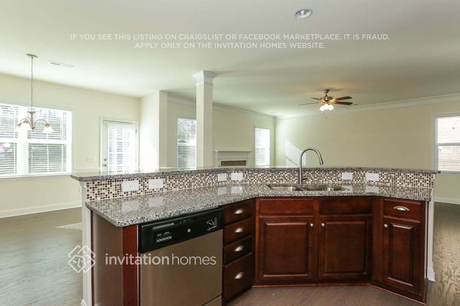 Building Photo - 11350 Cedarvale Farm Pkwy