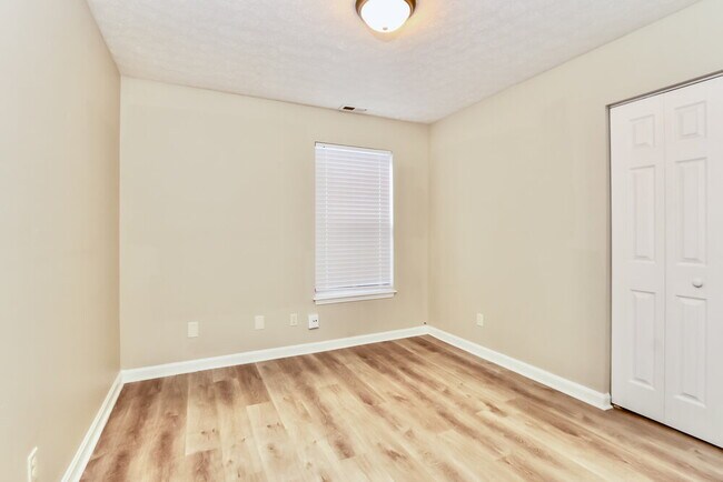 Building Photo - 11109 Meadow Chase Ct