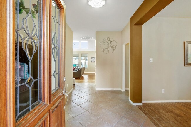 Building Photo - 17611 Haywood Oaks Dr