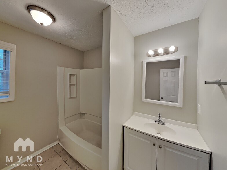 Building Photo - 5491 Orchard Ct