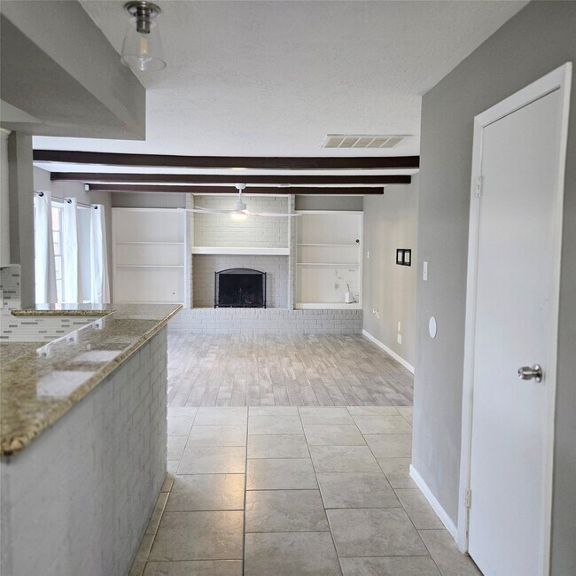 Building Photo - 22318 Greenbrook Dr