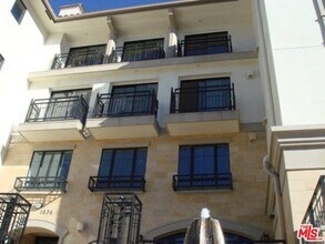 Building Photo - 1636 S Beverly Glen Blvd