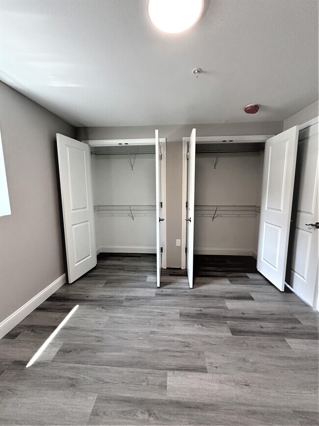 Building Photo - 530 Chestnut St