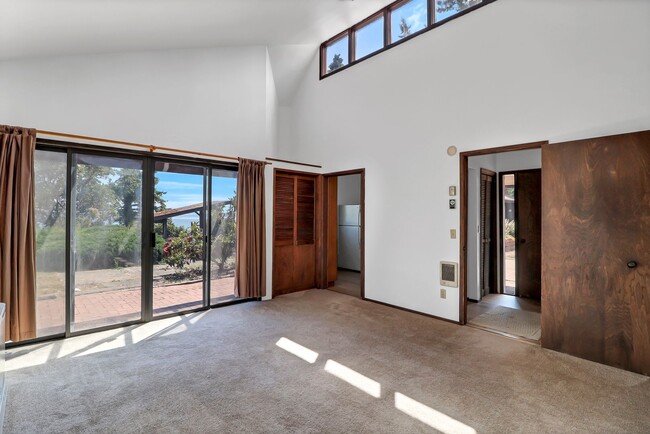 Building Photo - 2466 E Matsen Ln