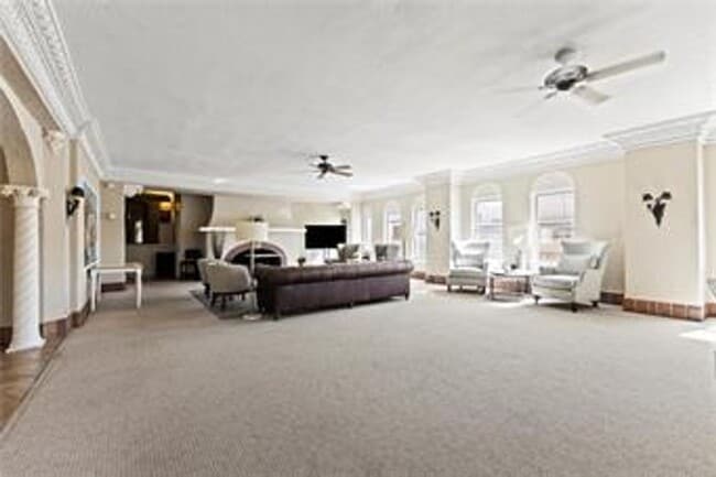 Building Photo - {4555 #205} Ponce De Leon Condo Available ...