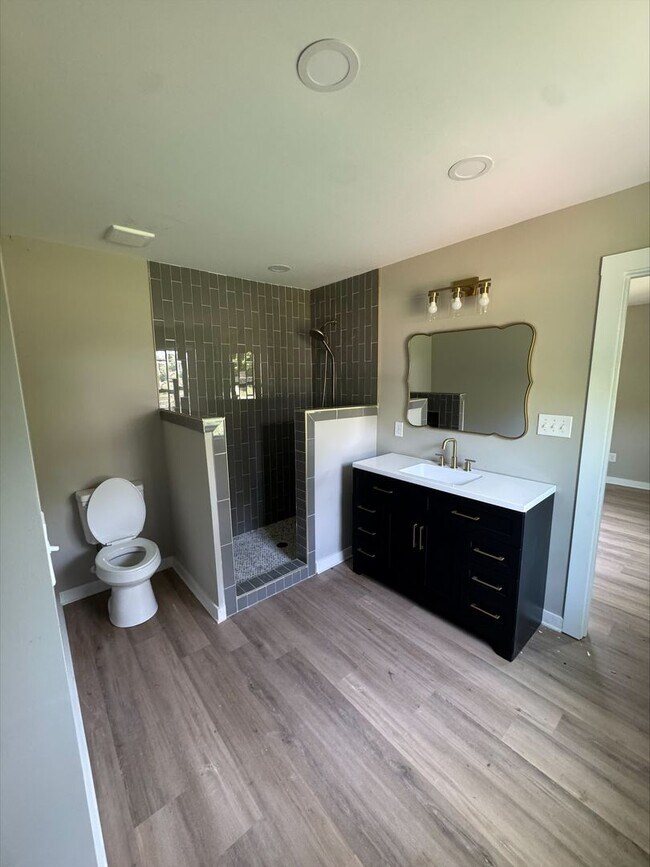 Building Photo - CHARMING 3 BEDROOM, 2 BATH HOME IN BIRMINGHAM!