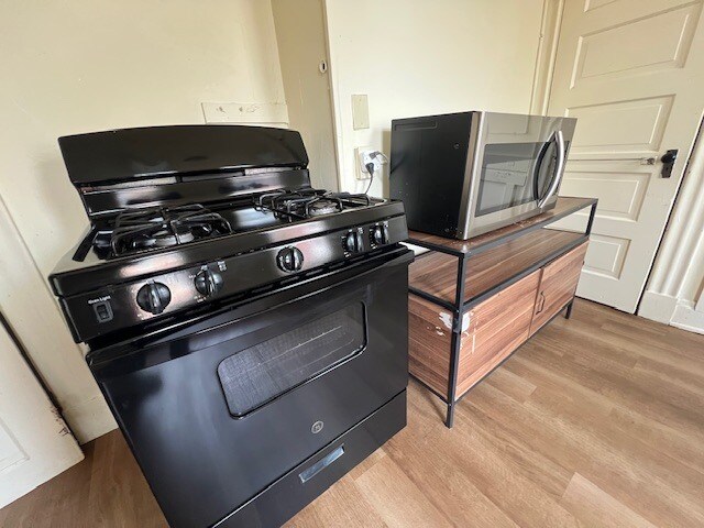 Building Photo - 268 Helen St