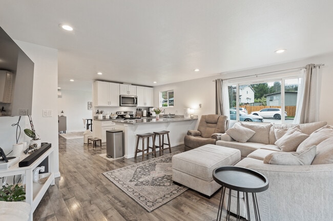 Building Photo - 4817 N Vassault Dr