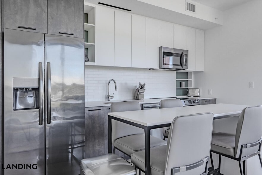 Building Photo - 632 Howard Rd SE