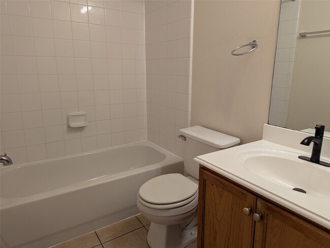 Building Photo - 13831 Maximos Dr