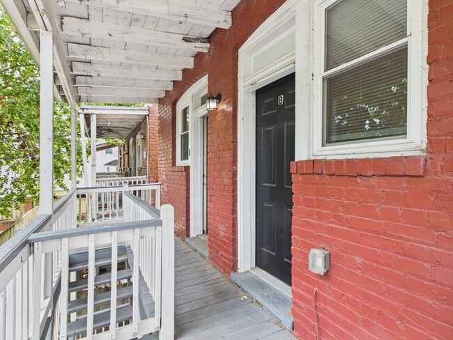 Building Photo - 411 Gilmer St