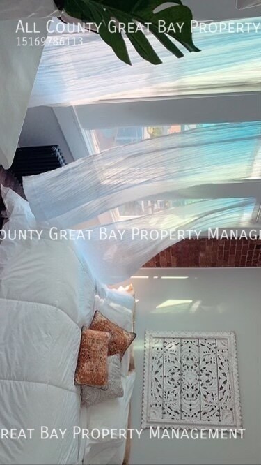 Building Photo - 8 Railroad Ave