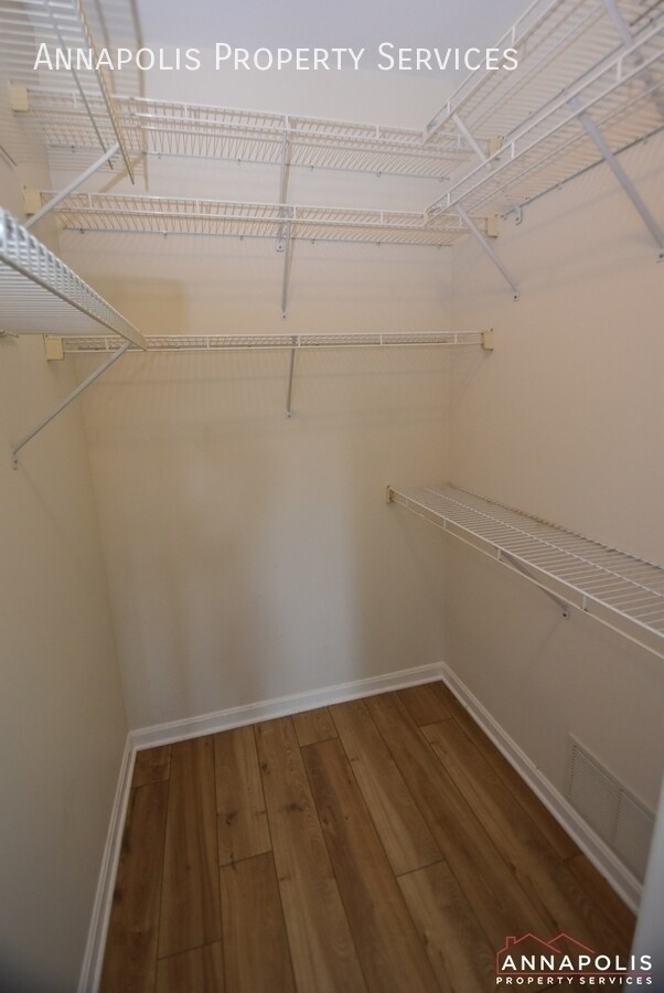 Building Photo - 645 Oakland Hills Dr