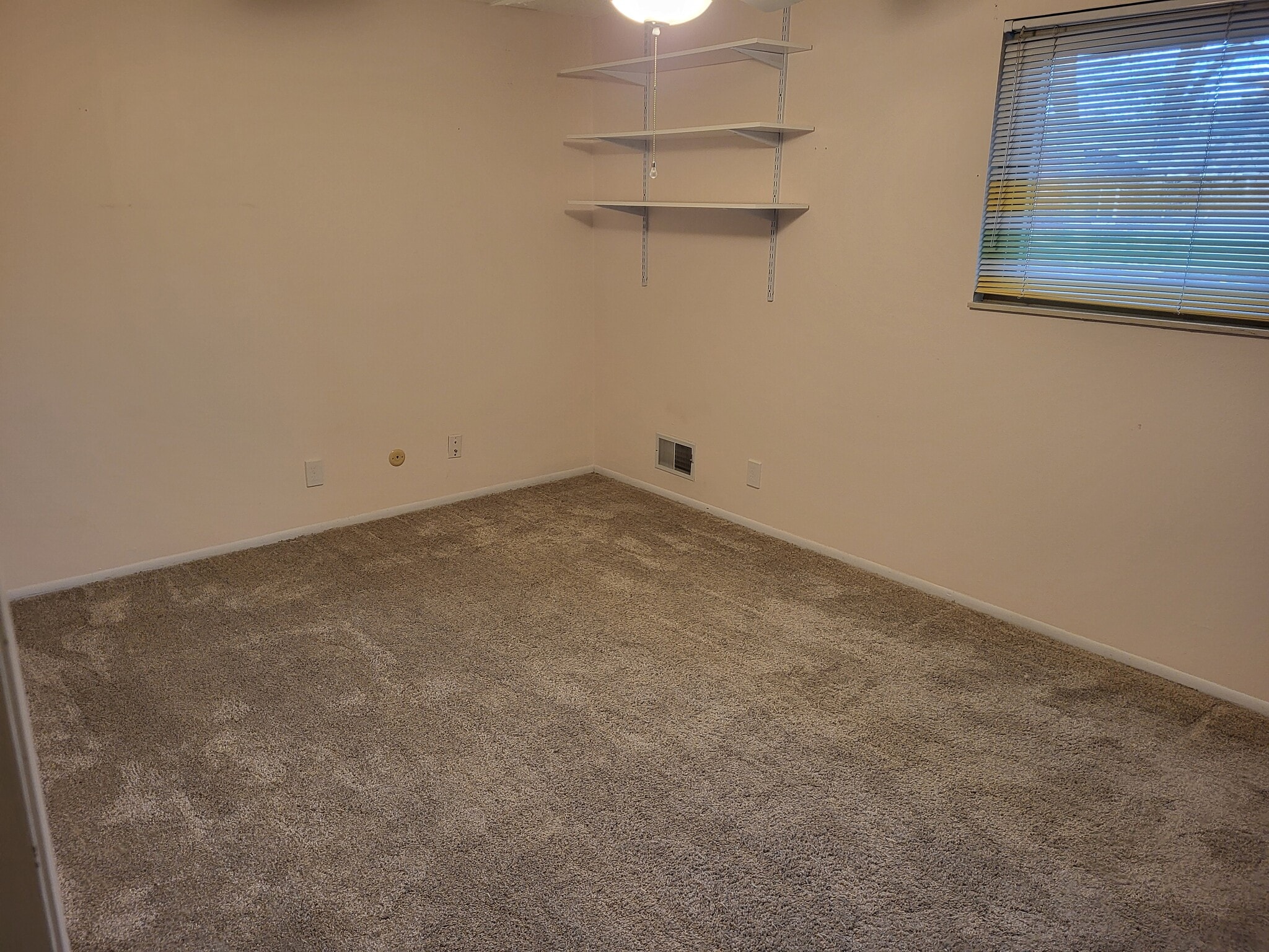 Building Photo - 10470 Romblon Way