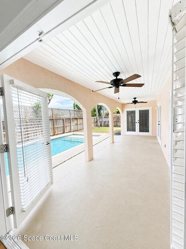 Building Photo - 270 Quail Dr