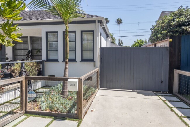 Building Photo - 2812 Stoner Ave