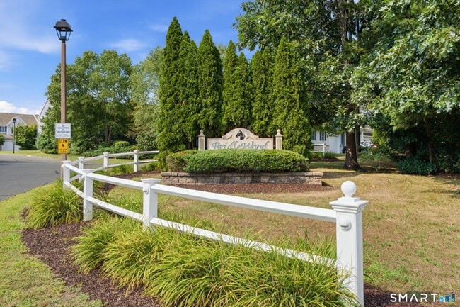 Building Photo - 7 Bridlewood