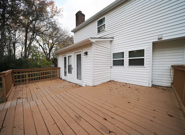 Building Photo - Recently Remodelded 2 story 4 bed, 2 1/2 bath 2 car garage fenced yard