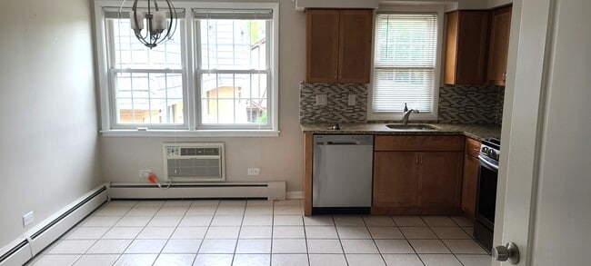 Building Photo - 1500 W Touhy Ave