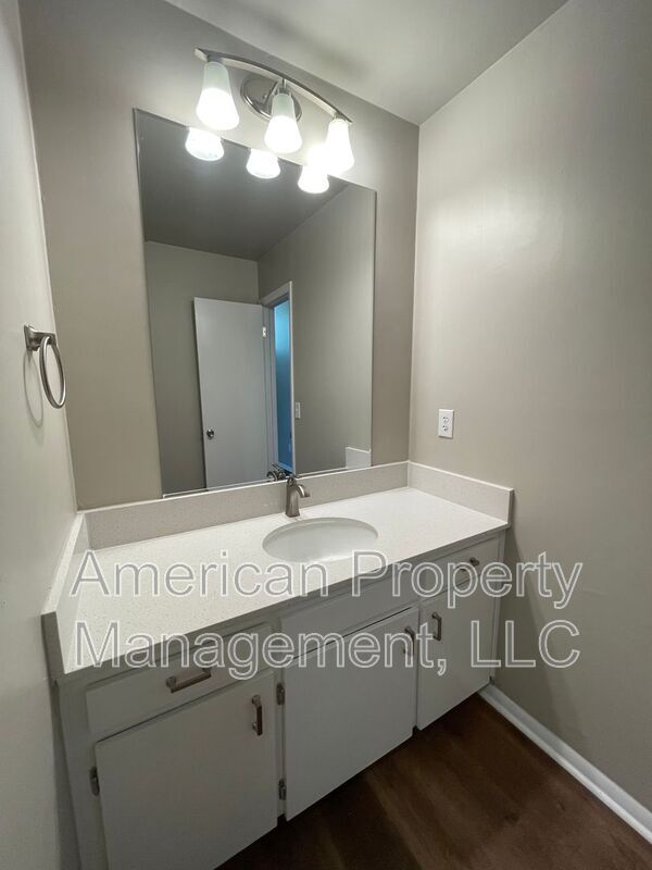 Building Photo - 7217 E 55th Pl