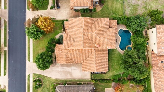 Building Photo - 308 Golden Bear Dr