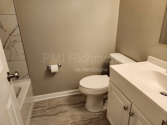 Building Photo - 4500 Sunfield Pl