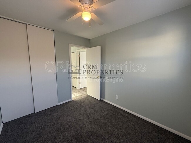 Building Photo - 806 Maumee Dr