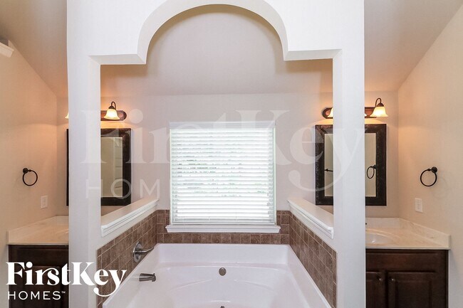 Building Photo - 1969 Trinity Mill Dr