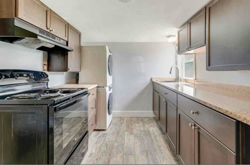 Building Photo - 15 Schoolhouse Ln