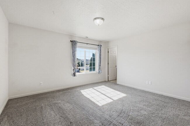 Building Photo - 7610 S Dour St